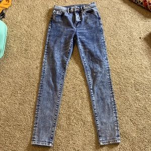 Vintage skinny jeans, unique wash.